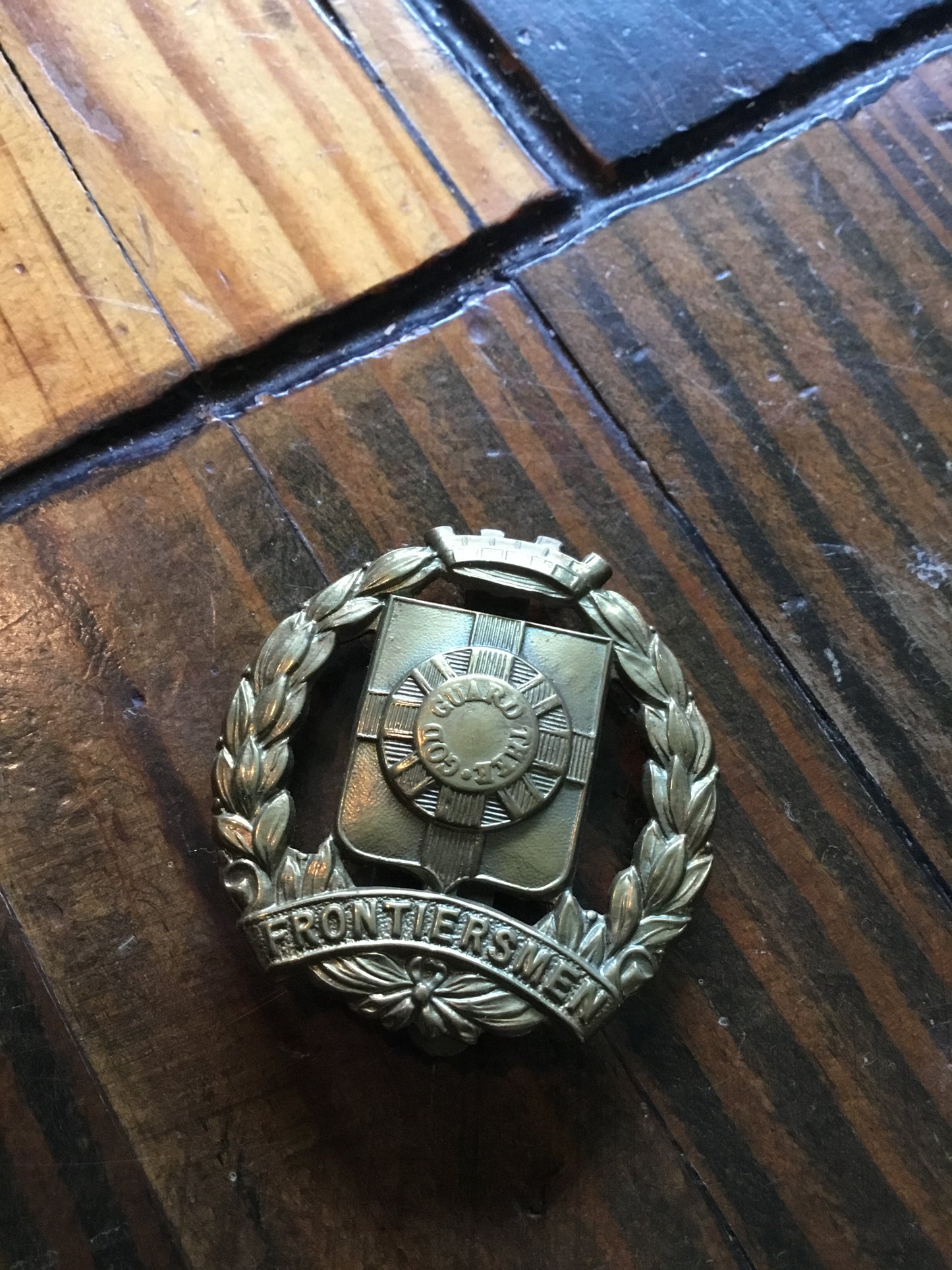 The Legion Of Frontiersmen –  Cap Badge