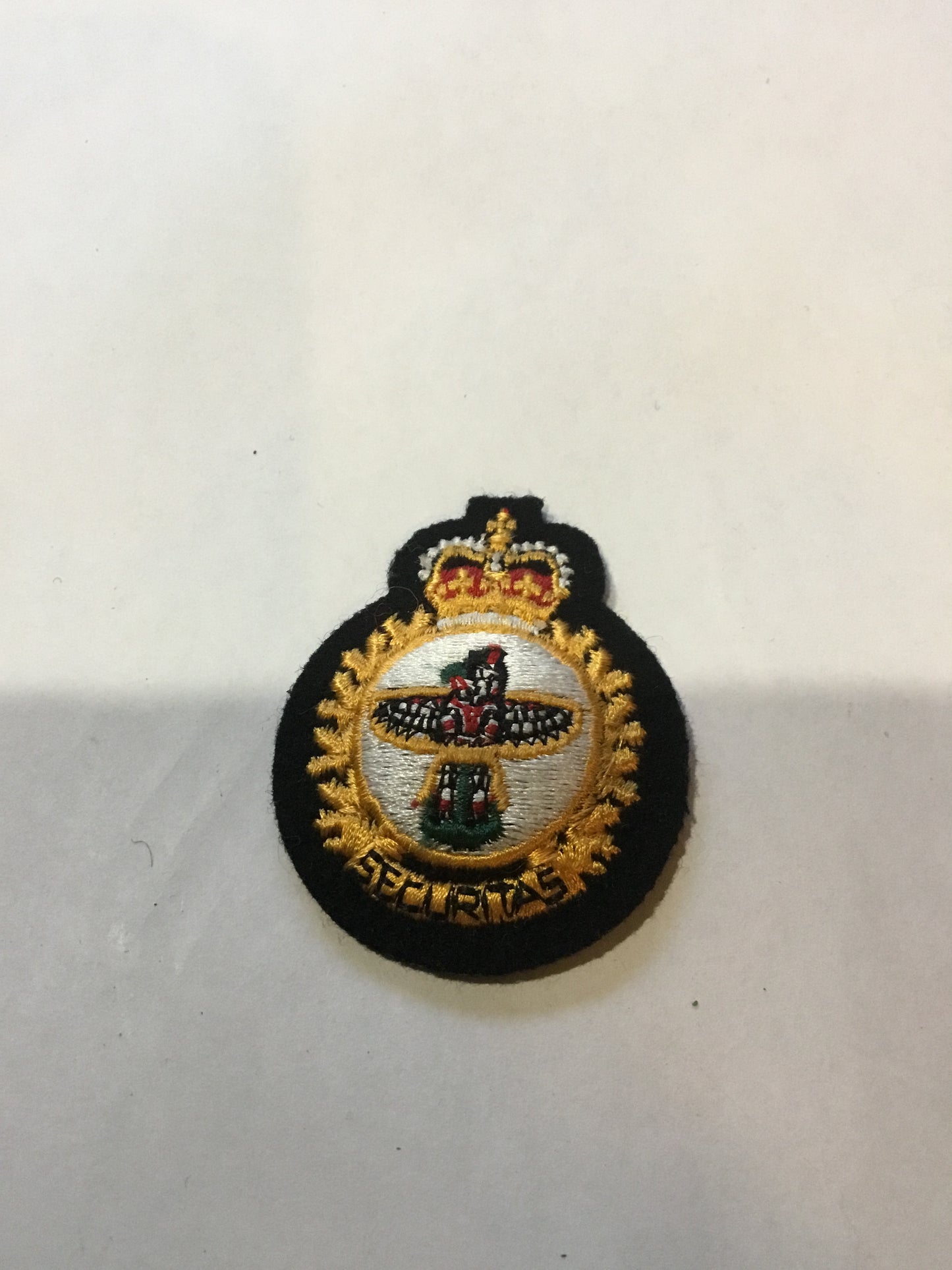 Canadian Military Police MP Beret Badge , Queens crown