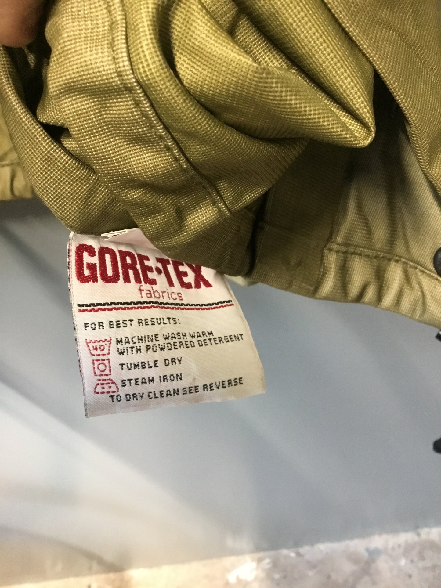 Canadian Military stealth Suit  Gore-Tex Large