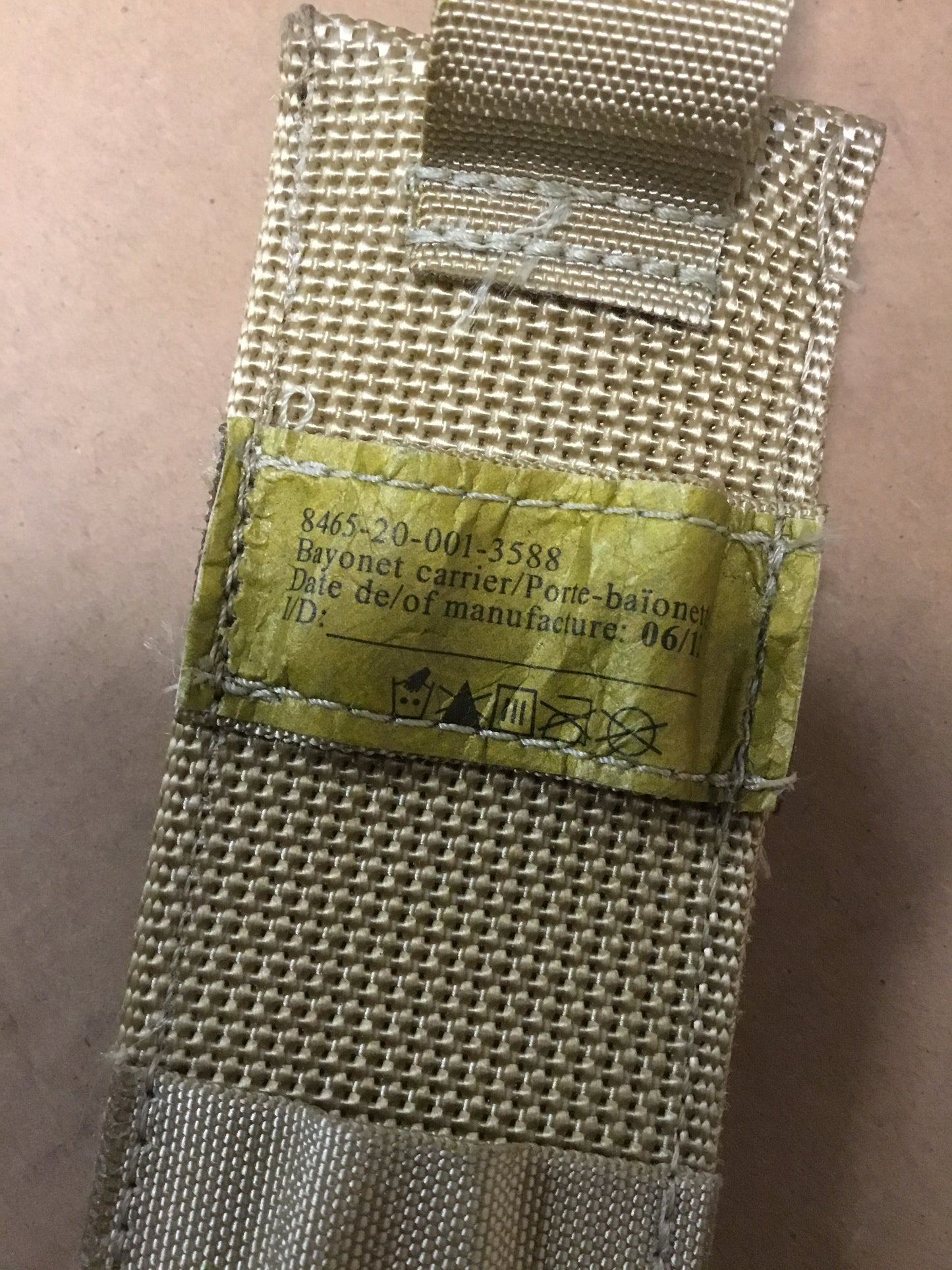 Canadian Forces Tan Bayonet Frog Current