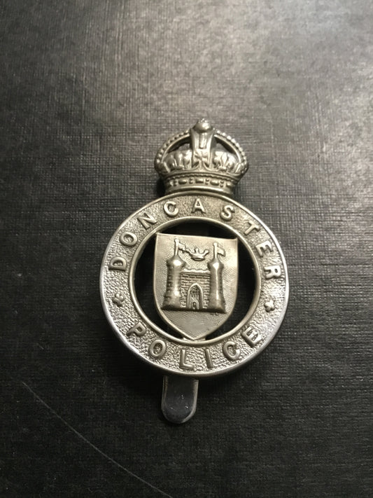 British Doncaster Borough Police Cap Badge - King's Crown