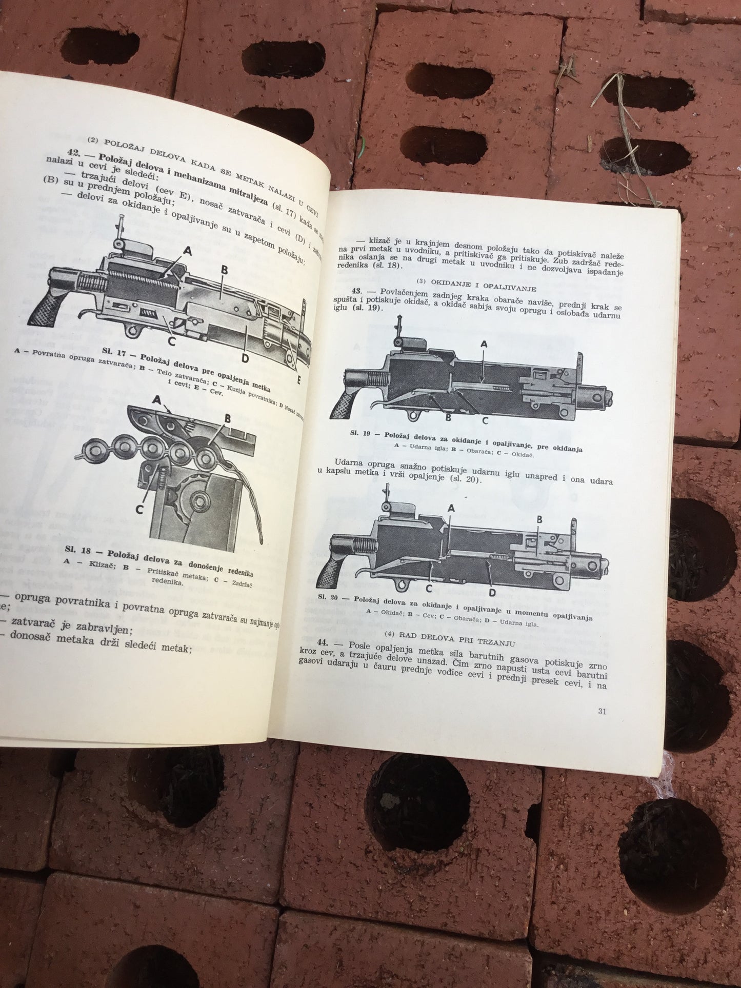 Russian Military Manual for 7,62 M1919A4 Browning Machine Gun 1966