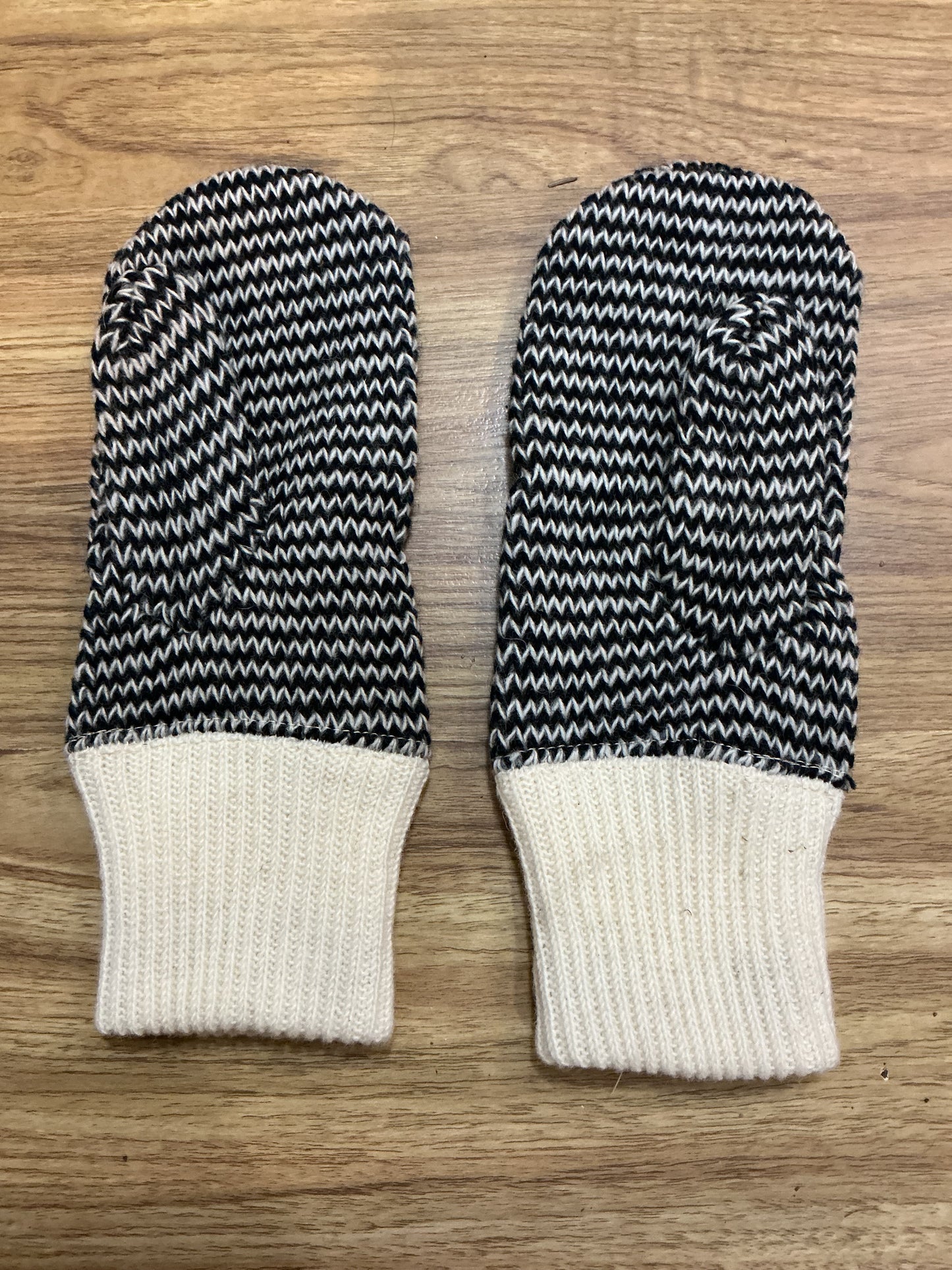 Vintage Canadian Forces Wool Mitts ( Medium)