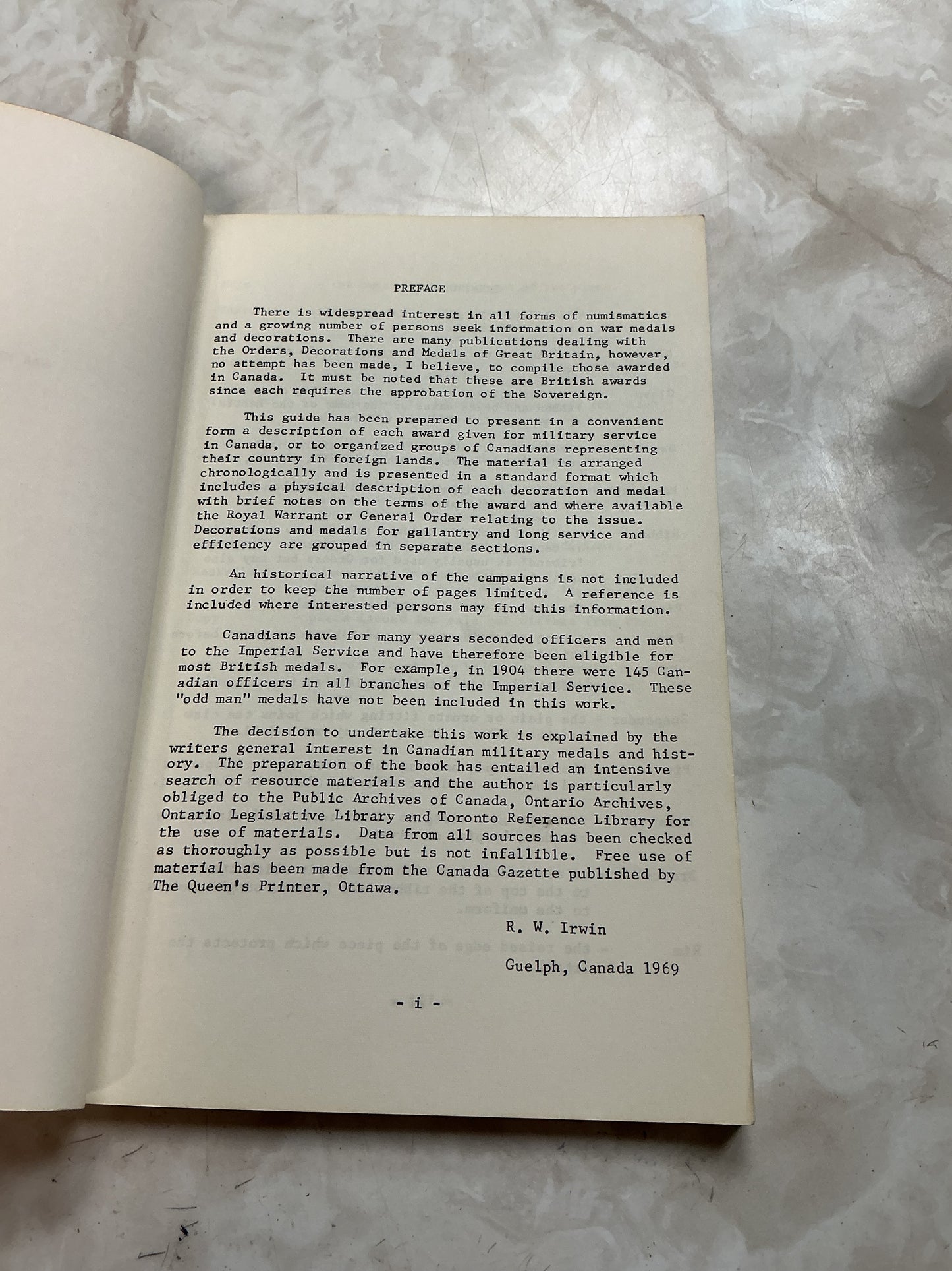 A Guide to the War Medals and Decorations of Canada Irwin, Ross W., 1921-