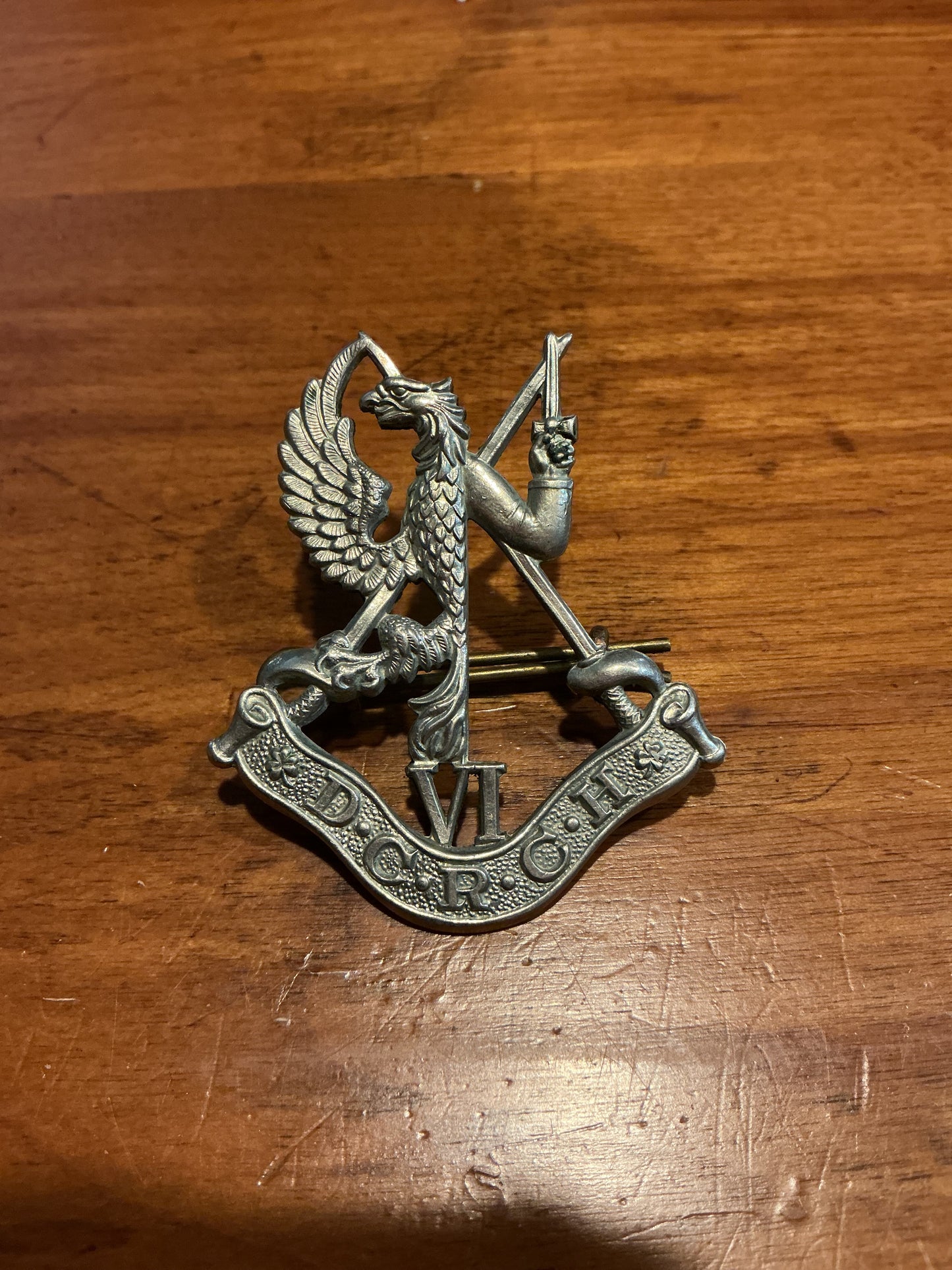 WW2, 6TH DUKE OF CONNAUGHT'S ROYAL CANADIAN HUSSARS CAP BADGE