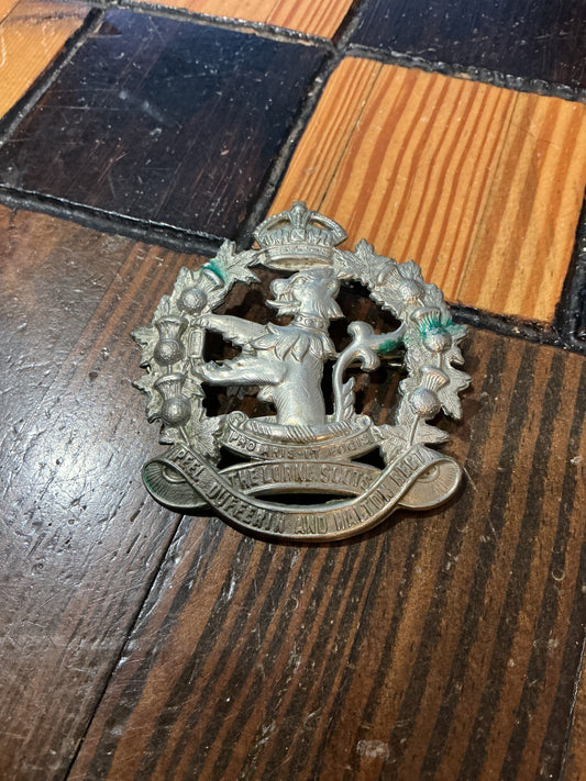 WW2 Canadian The Lorne Scots Cap Badge -Scully Montreal