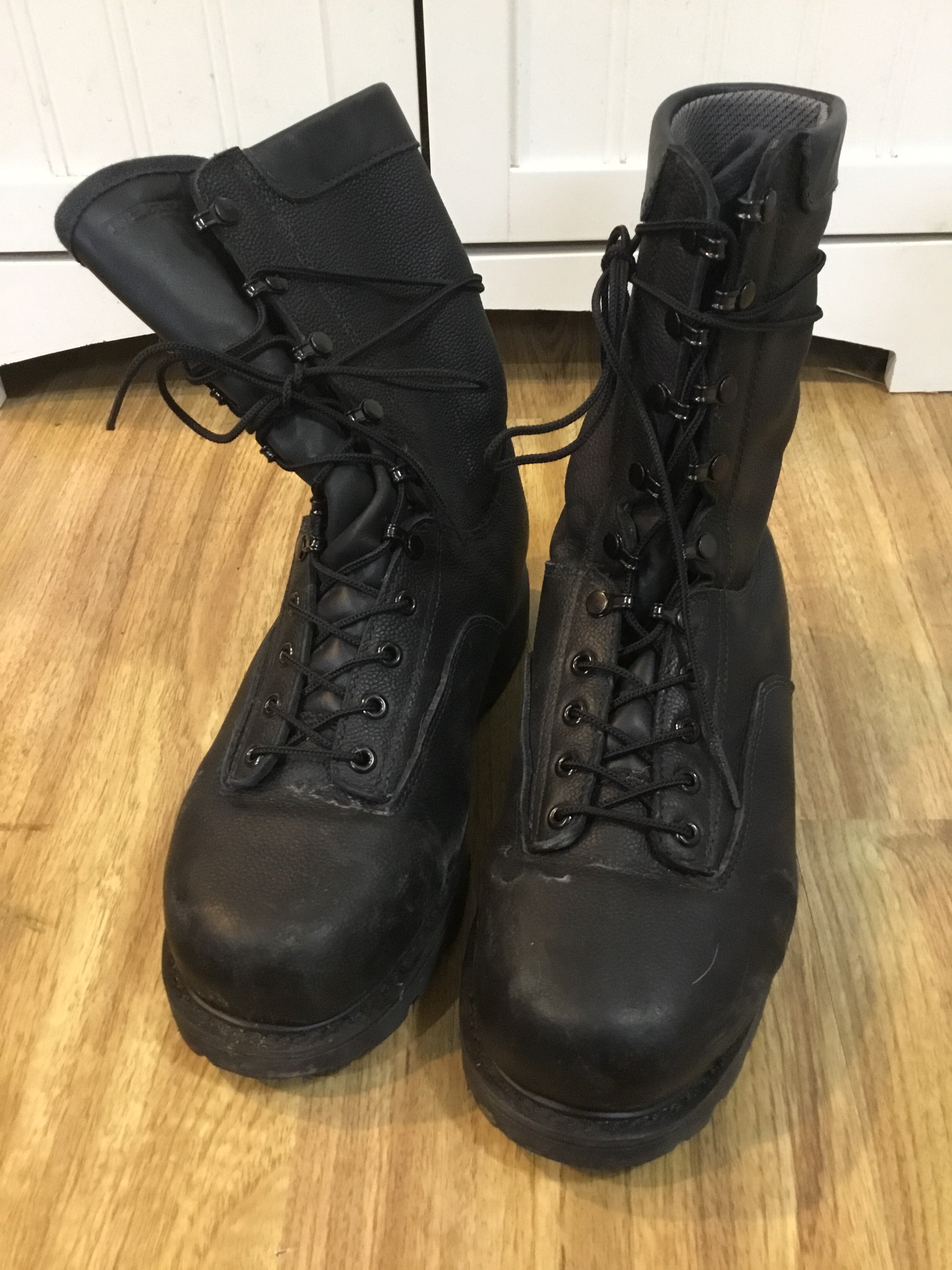 Military boots surplus best sale