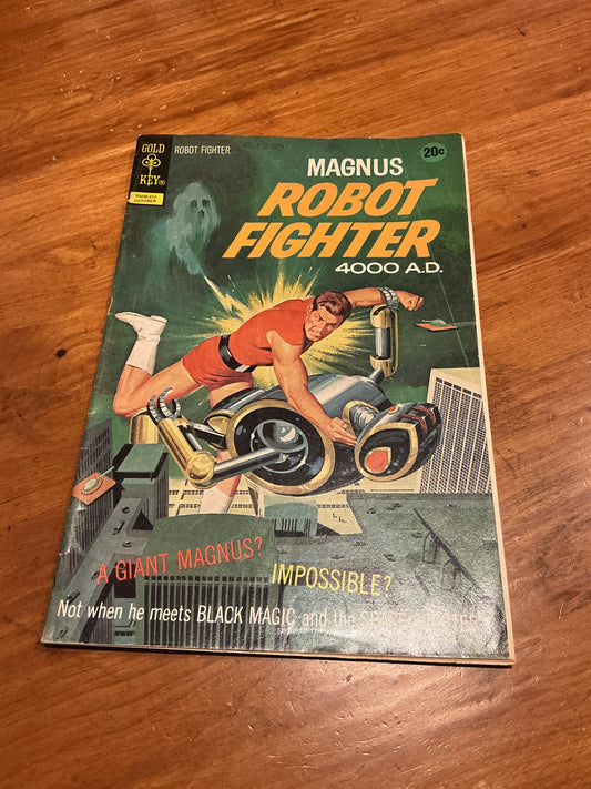 MAGNUS ROBOT FIGHTER #33 - Gold Key 1972