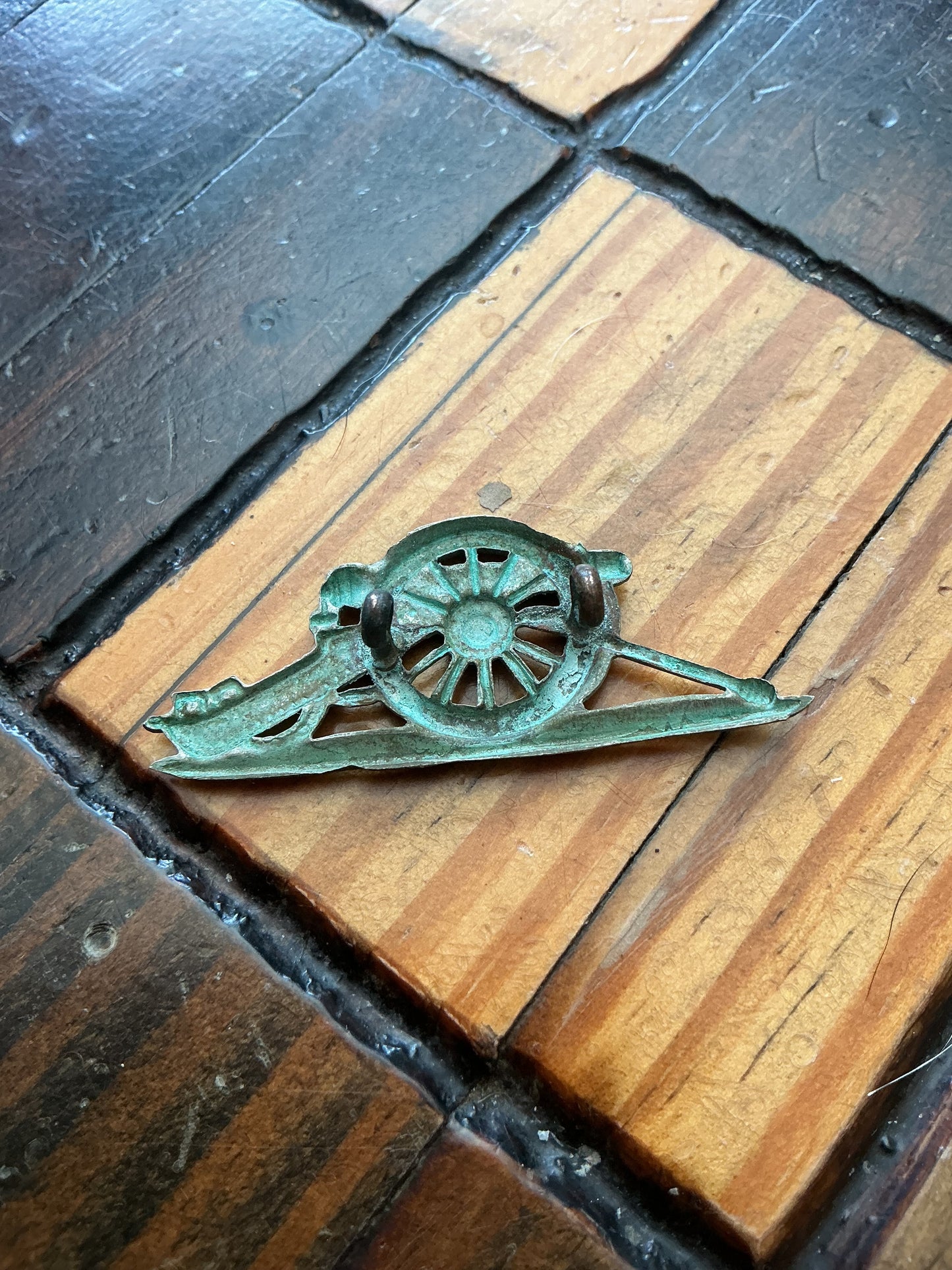 WW1 Royal Artillery Regiment Sergeants NCO Arm Badge