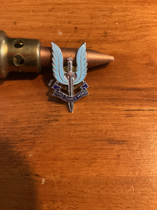 British SPECIAL AIR SERVICE ( SAS ) LAPEL PIN