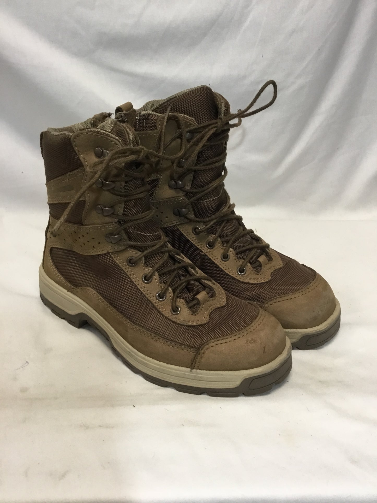 Royer Canadian Temperate Combat and Land Operation Boots Size 9.5