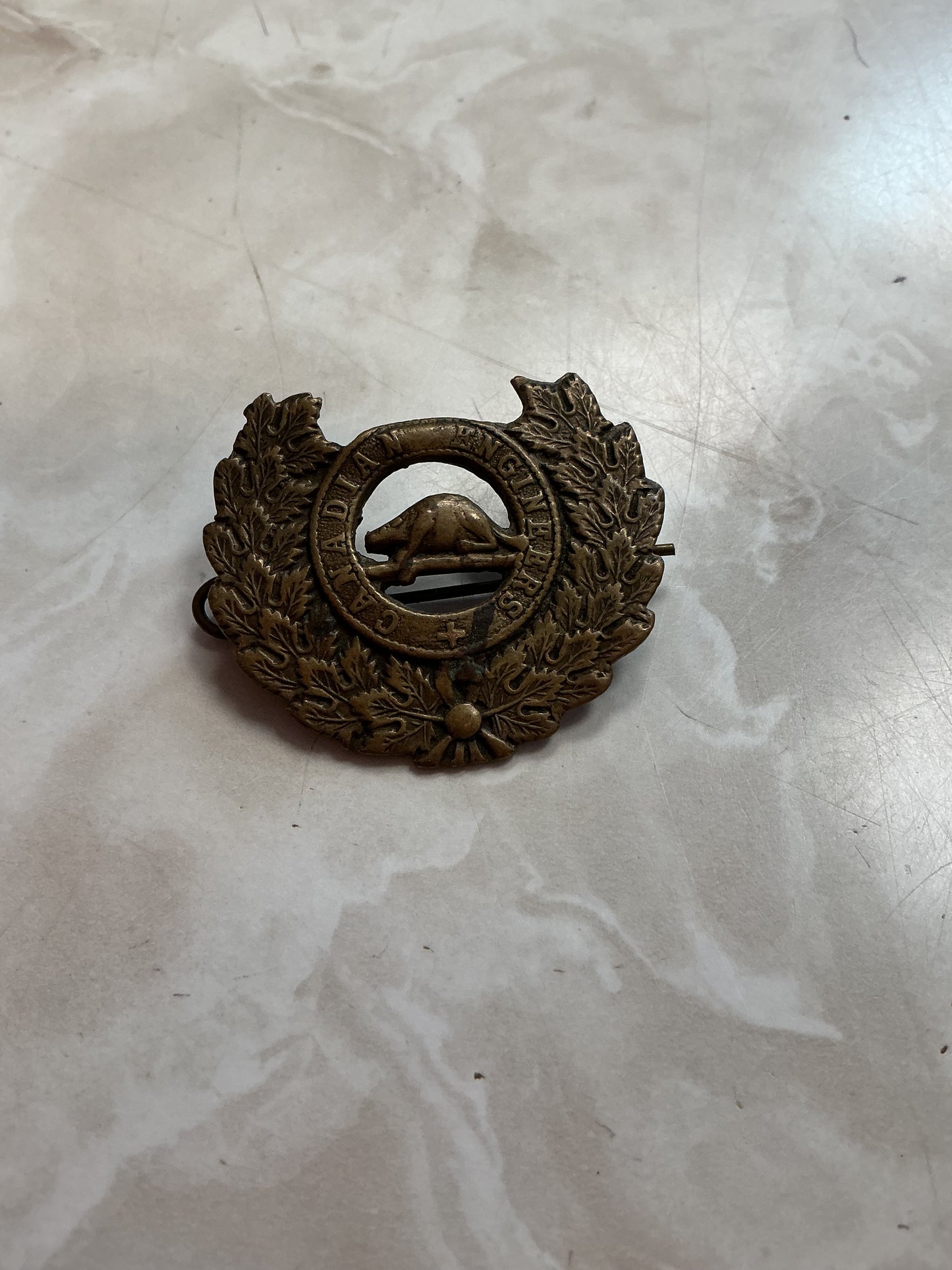 WW1 Theatre-Made (CEF) CANADIAN ENGINEERS Hat Cap Badge