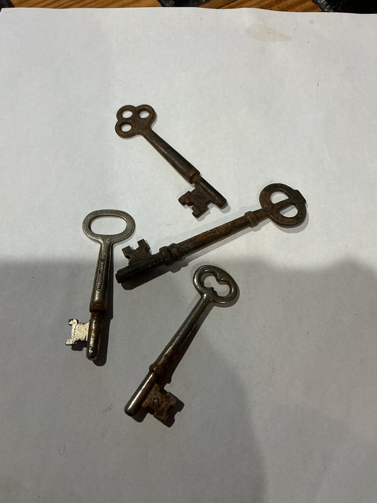 Lot of 4 Antique skeleton Keys