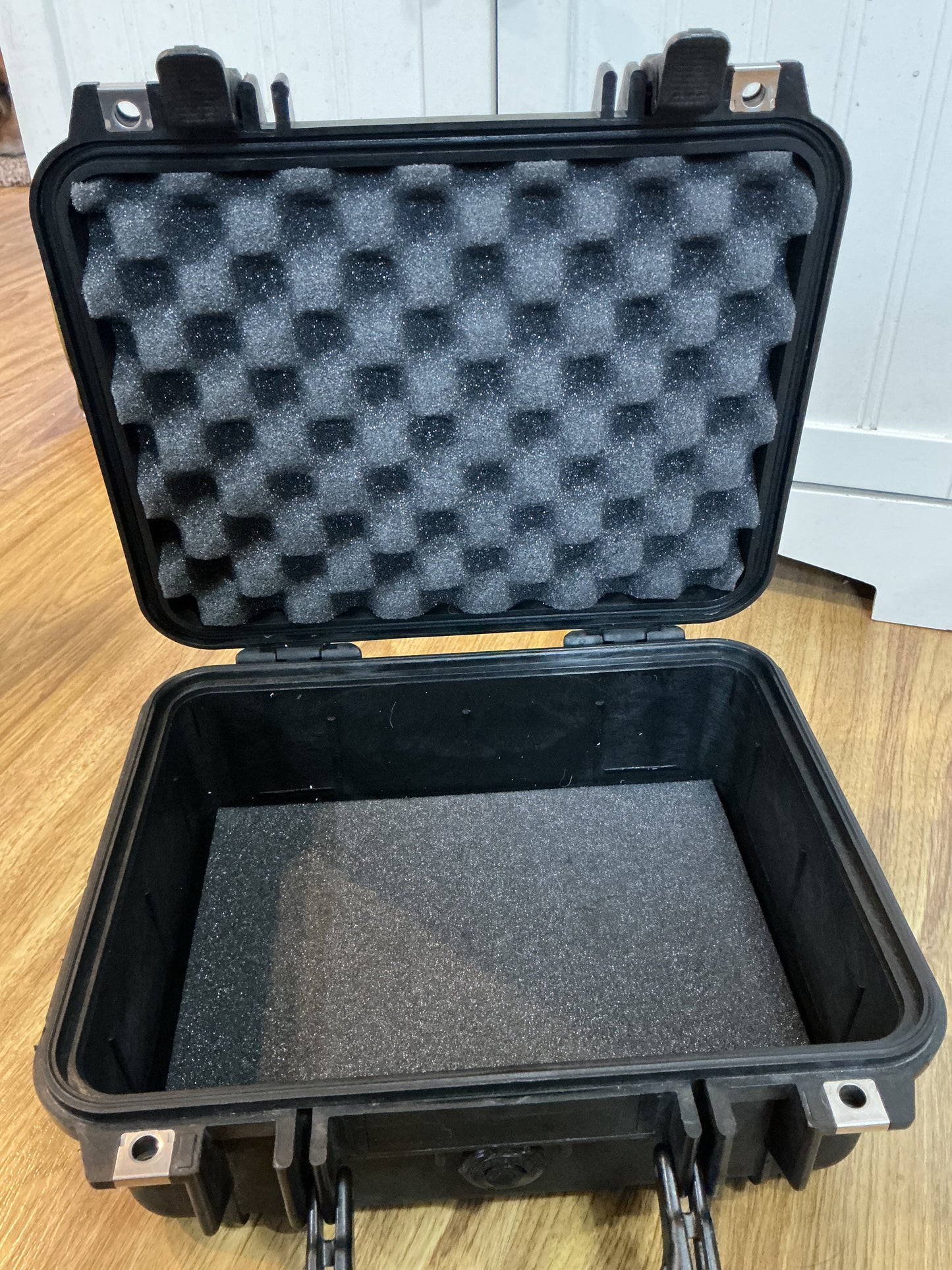 Pelican 1400 Case With Foam (Black)