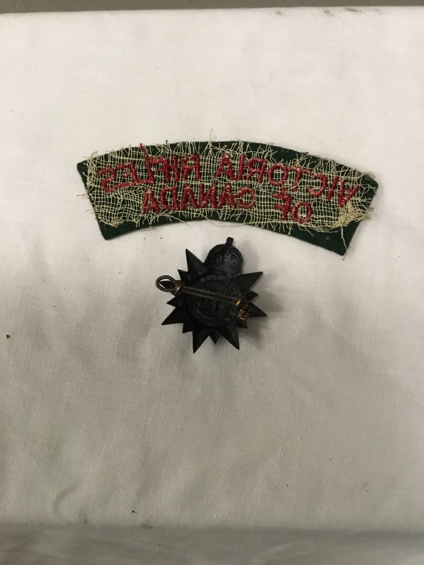 Victoria Rifles Hat badge and Shoulder Title King’s Crown