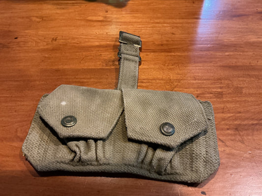 WW11 British / Canadian Rifle Ammo Pouch 1943