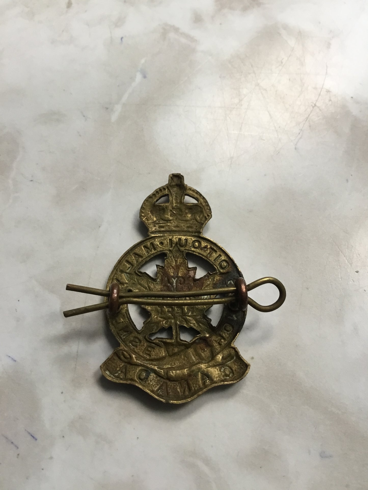 WWII Canadian Forces Royal Montreal Regiment Cap Badge