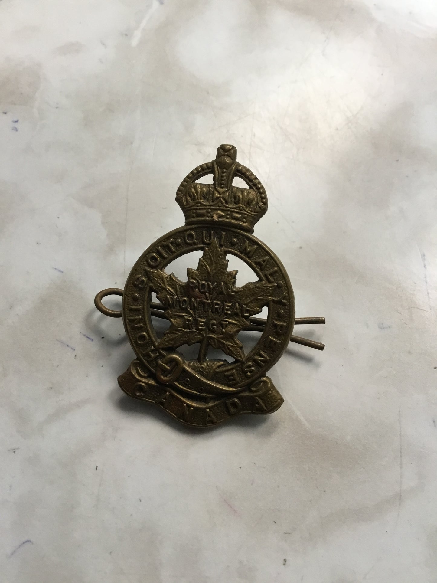 WWII Canadian Forces Royal Montreal Regiment Cap Badge