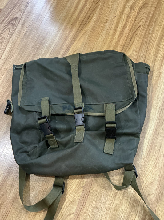 Vintage Canadian Forces NBC / Recon Pack
