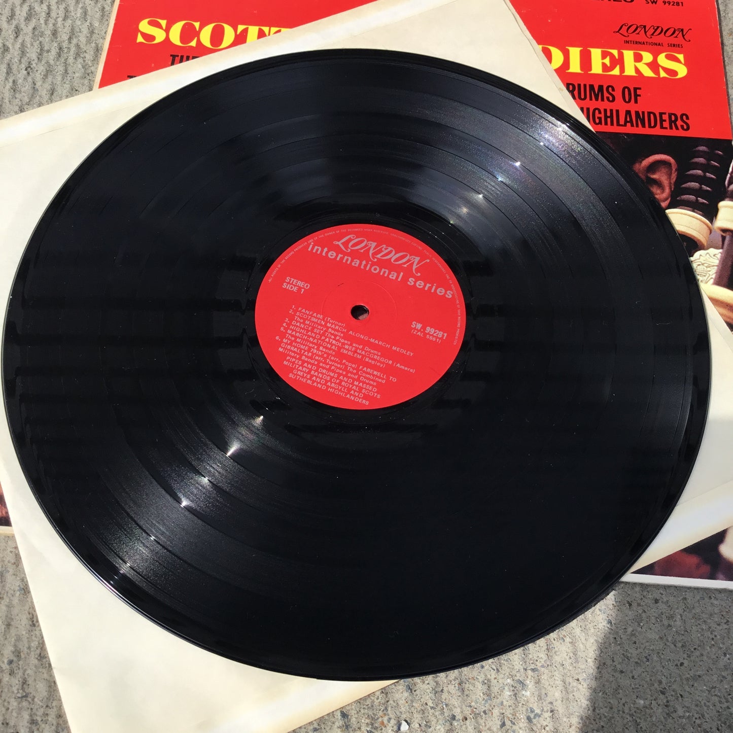 Scottish Soldiers: The Massed Military Bands and Pipes and Drums of the Royal Scots Greys and Argyll & Sutherland Highlanders LP