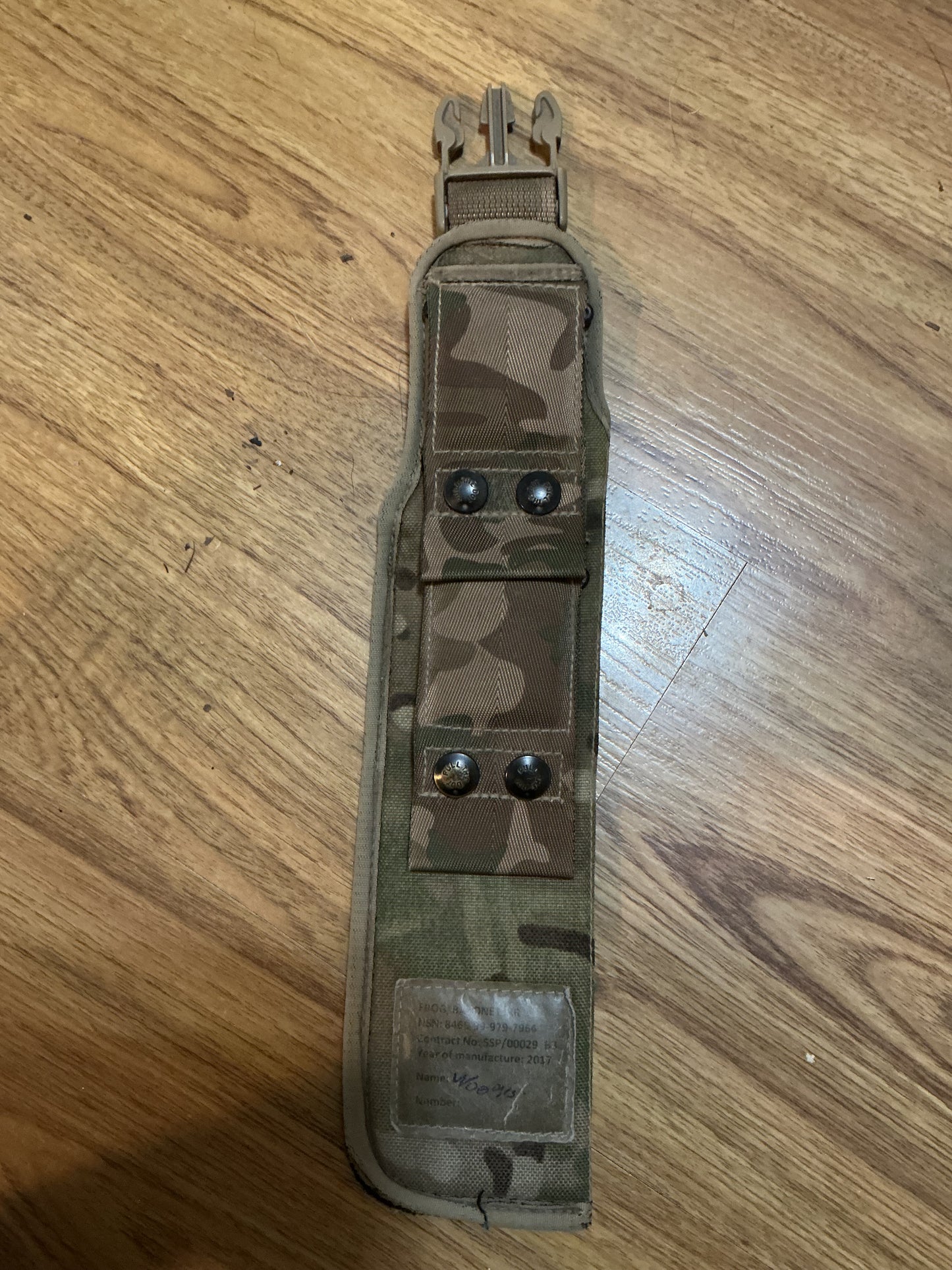British Multi-Cam Bayonet   Frog