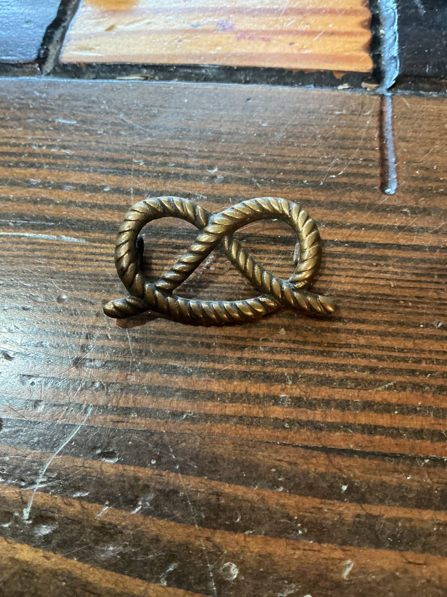British South Staffordshire Regiment Collar Badge