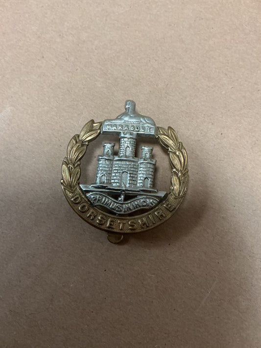 WW11 British Dorsetshire ( Dorset) Regiment  Cap Badge