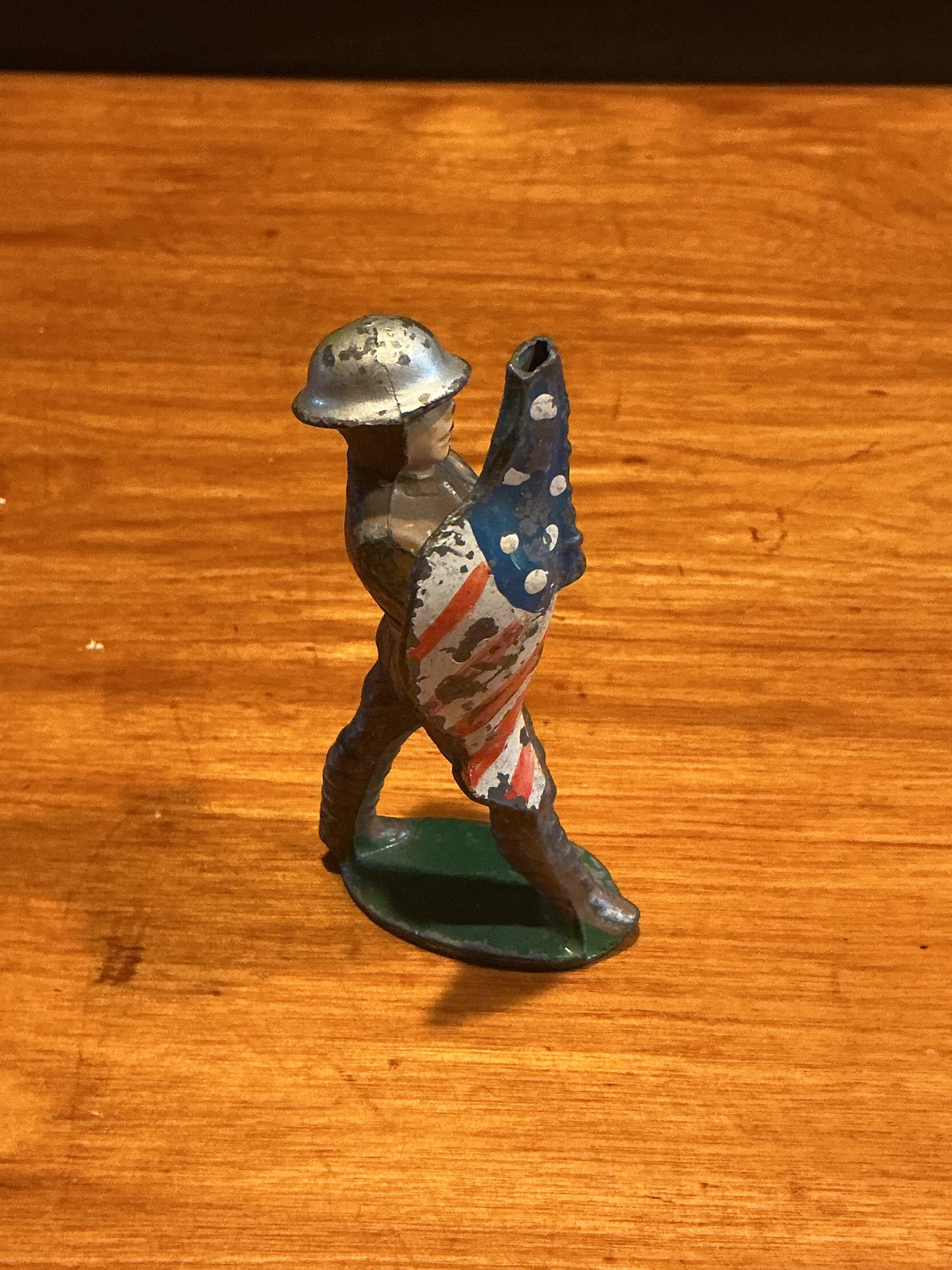 Vintage Barclay Manoil Lead Toy Soldier Flag Bearer