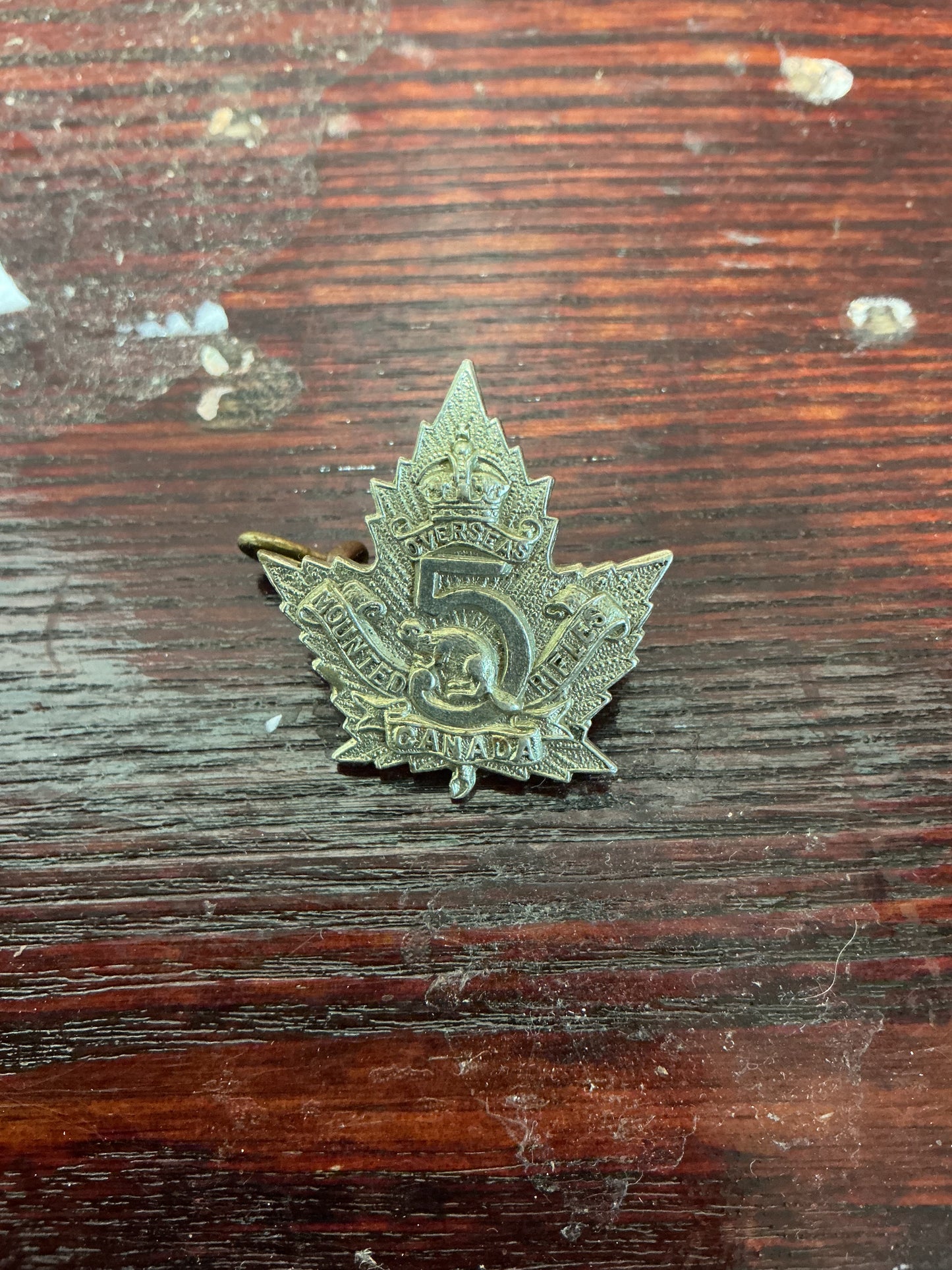 Canadian . CEF. 5th Mounted Rifles of Canada collar badge