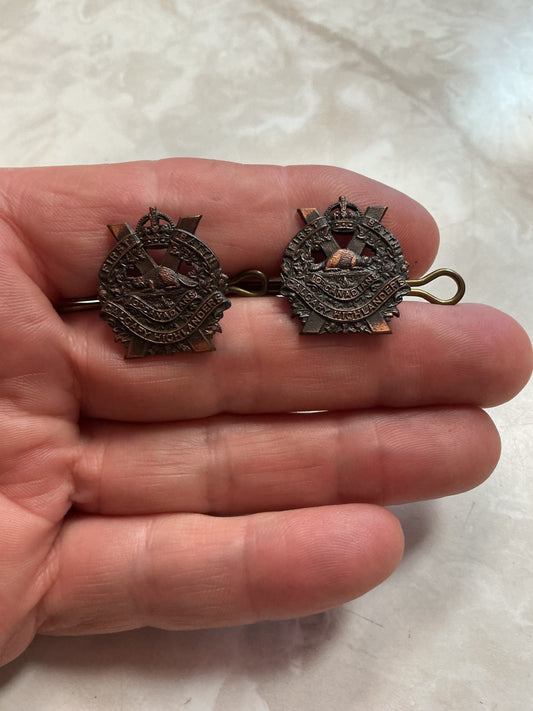 WW2 Canadian Pair Calgary Highlanders First Battalion Collar Badges