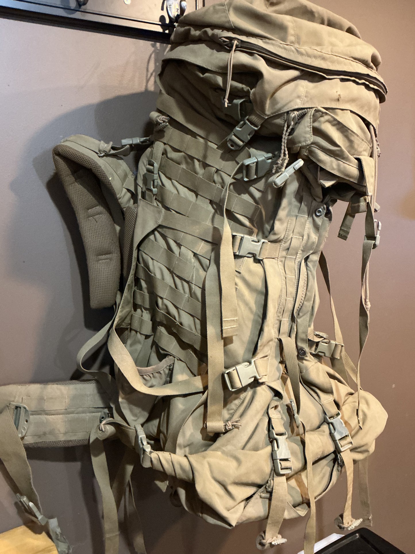 Canadian Forces Large Tactical Pack  Coyote Brown