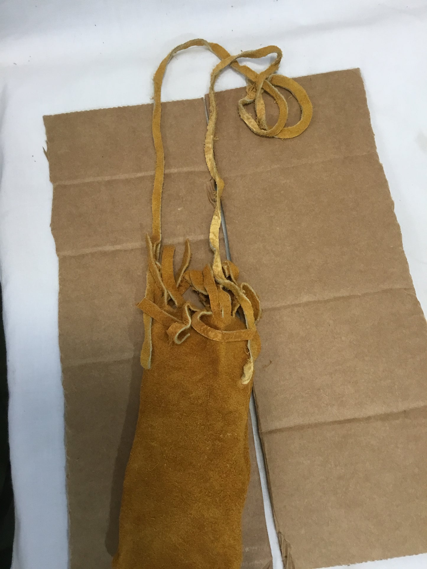 New Vintage Leather lead shot Pouch with neck strap