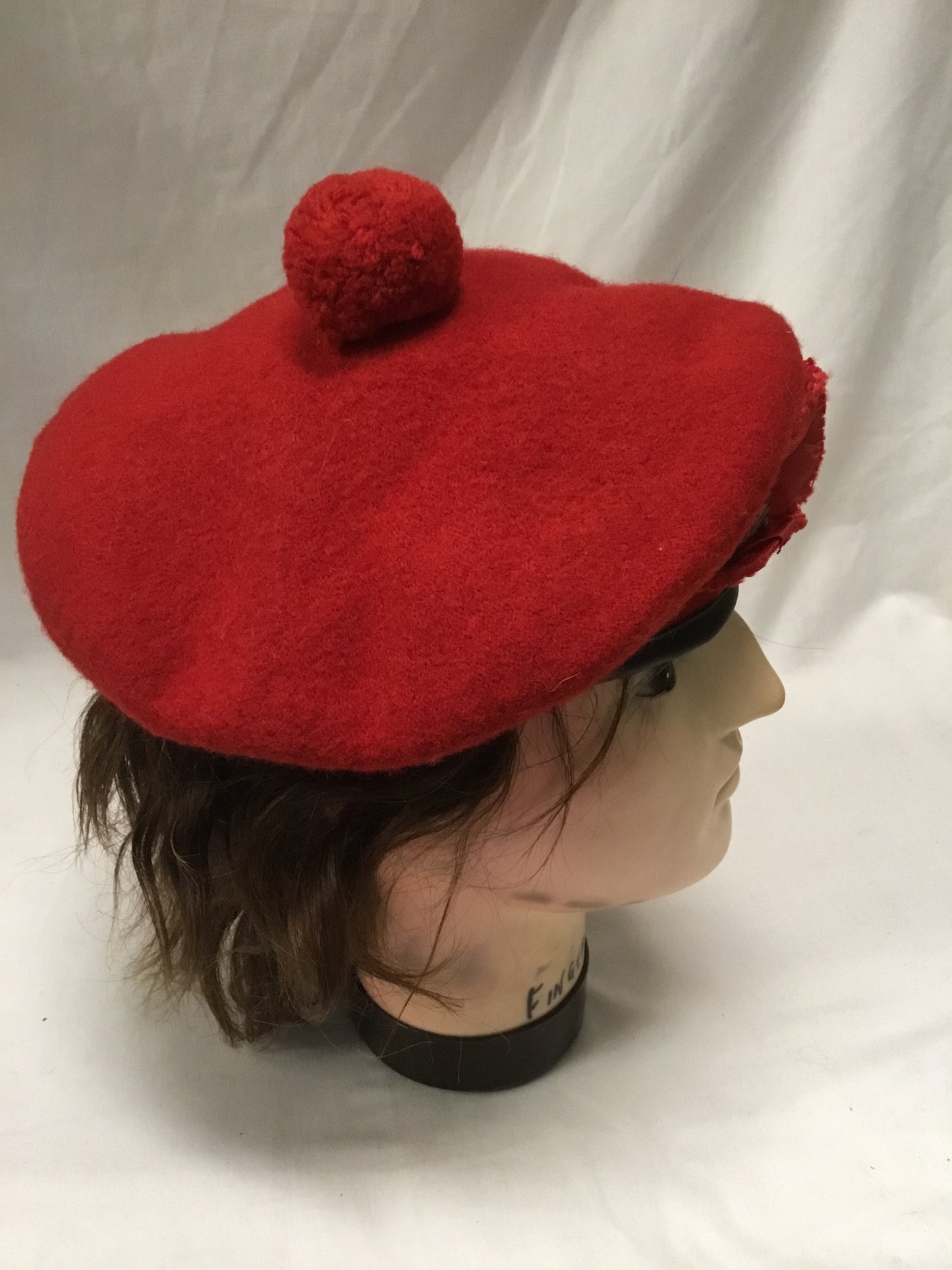 Red Pipers  beret with Pom Pom and Badge