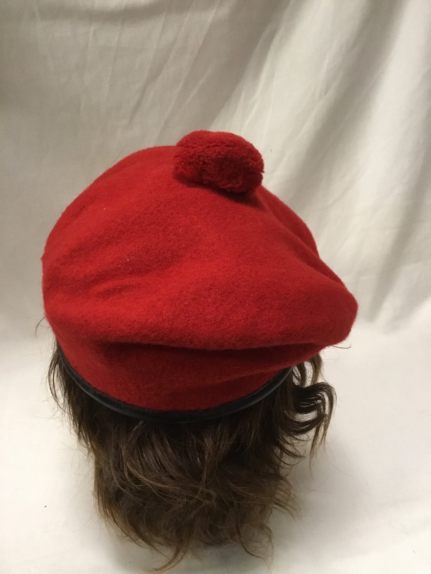 Red Pipers  beret with Pom Pom and Badge