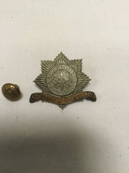 WW1 4TH Royal Irish guards hat badge and Button