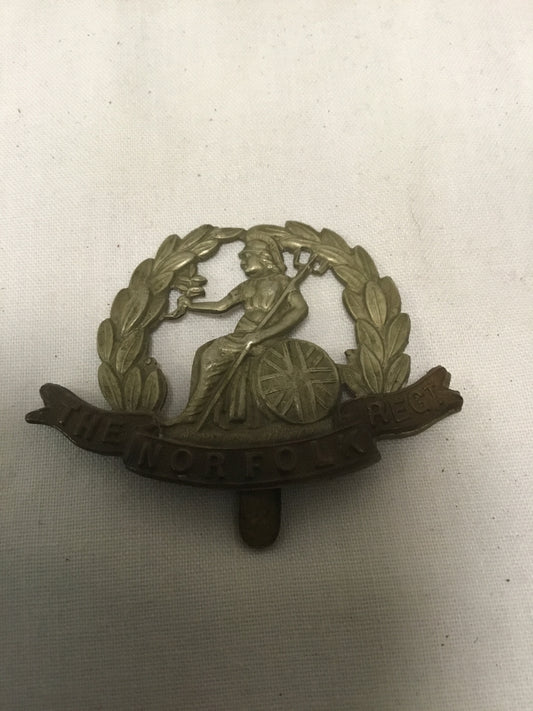 BRITISH ARMY NORFOLK REGIMENT CAP BADGE