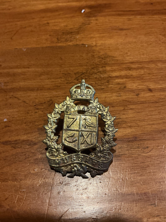 WW2 7/11TH HUSSARS Canadian CAP BADGE