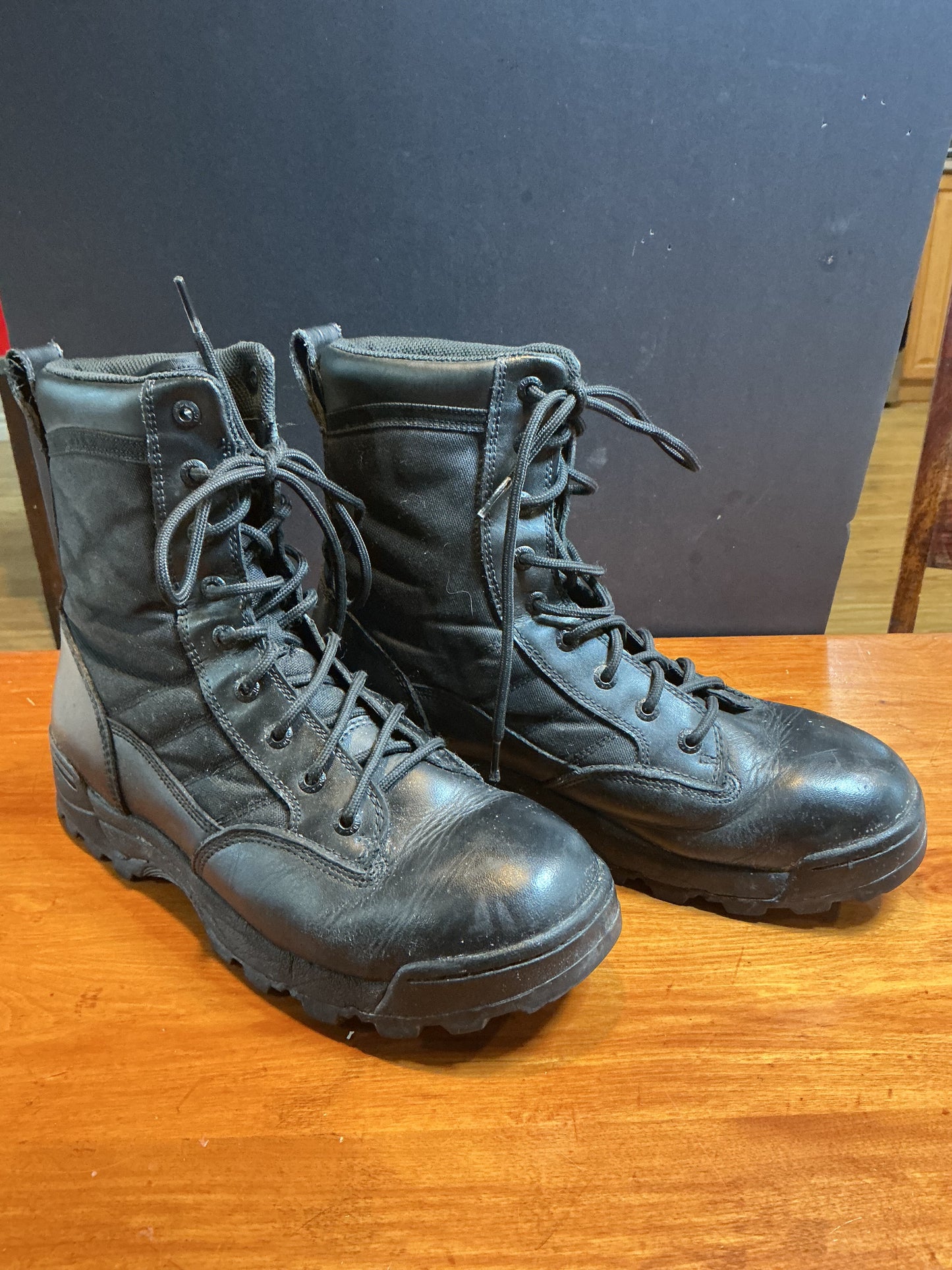 Original Swat Boots Size 11 W in good condition