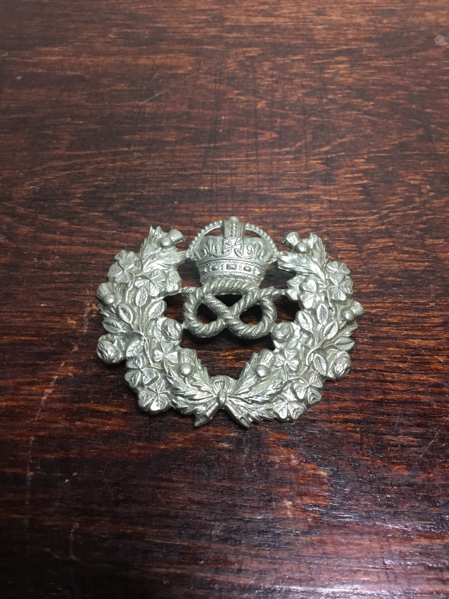 Staffordshire Constabulary Wreath Shako/Cap Badge - King's Crown