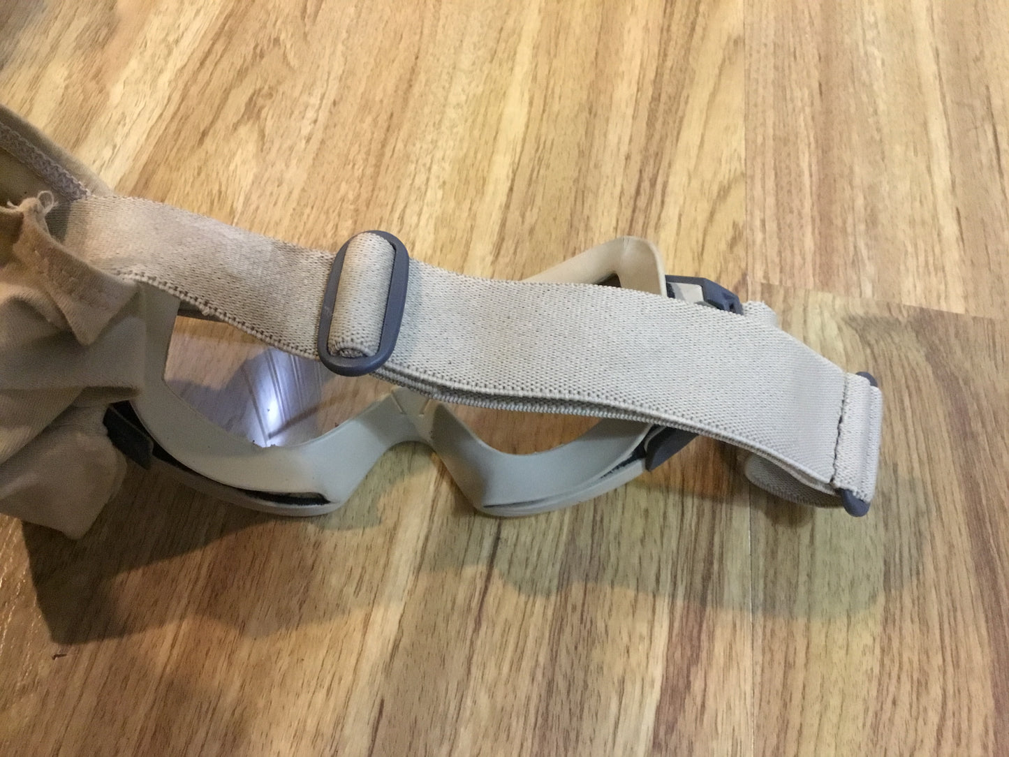 CANADIAN FORCES  ARMY ESS BALLISTIC GOGGLES WITH CLEAR LENS