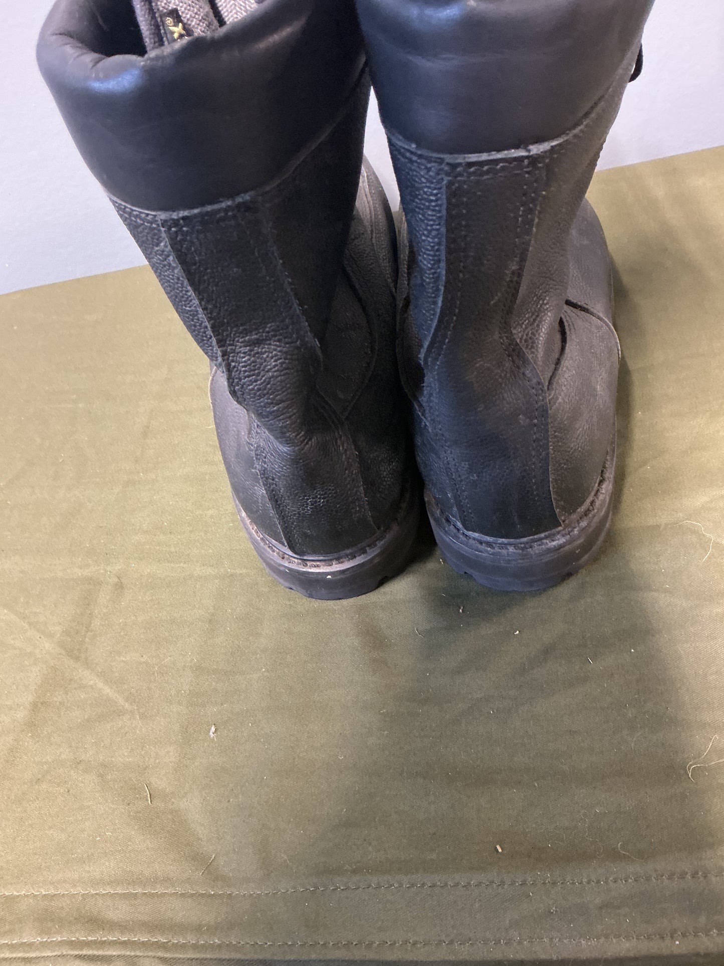 STC WET WEATHER COMBAT BOOTS SIZE 12.5