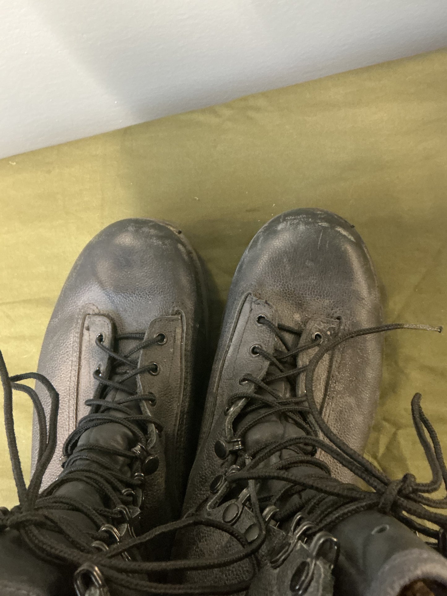STC WET WEATHER COMBAT BOOTS SIZE 12.5