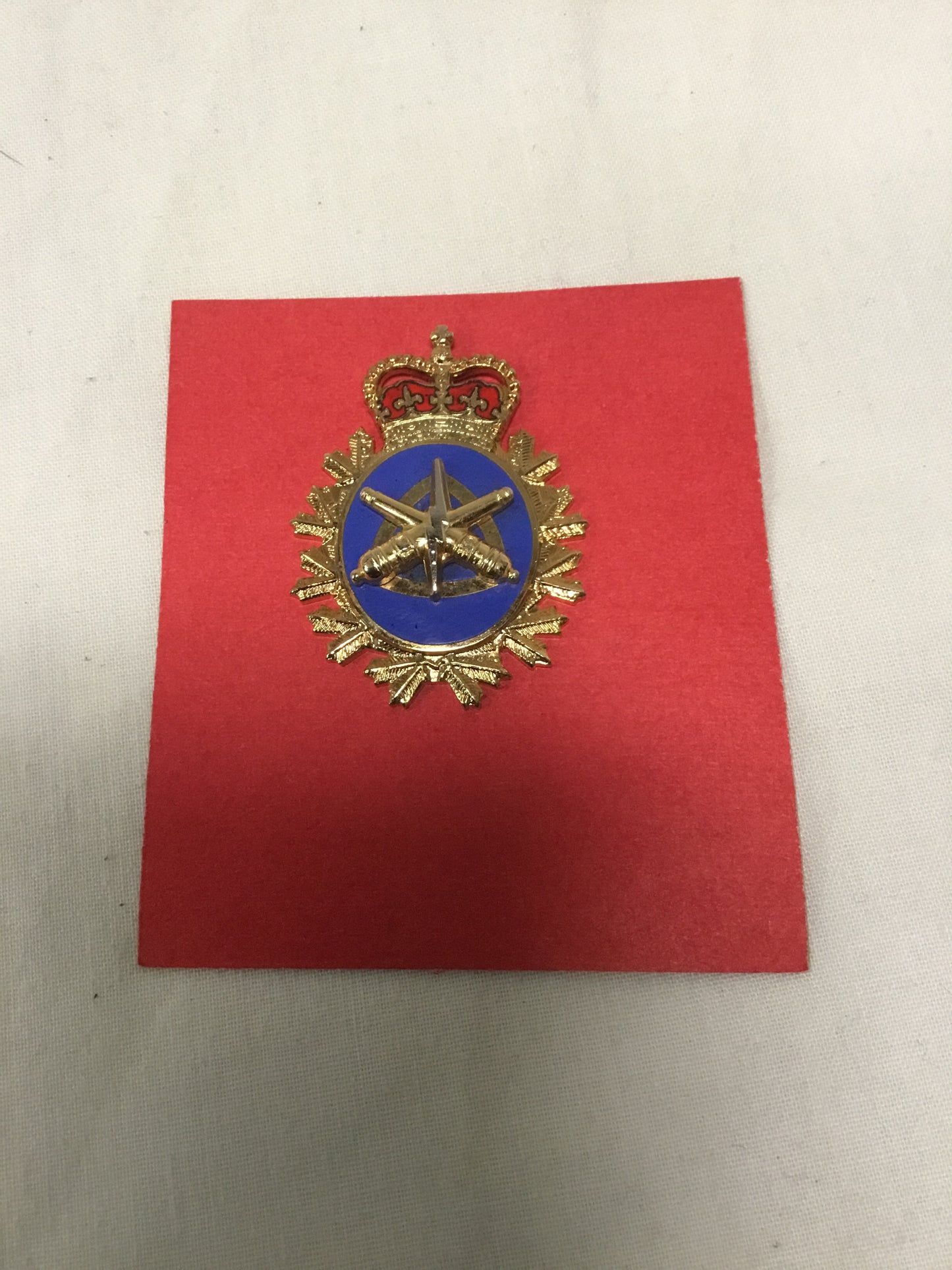 RCEME Royal Canadian electrical, mechanical engineers cap badge