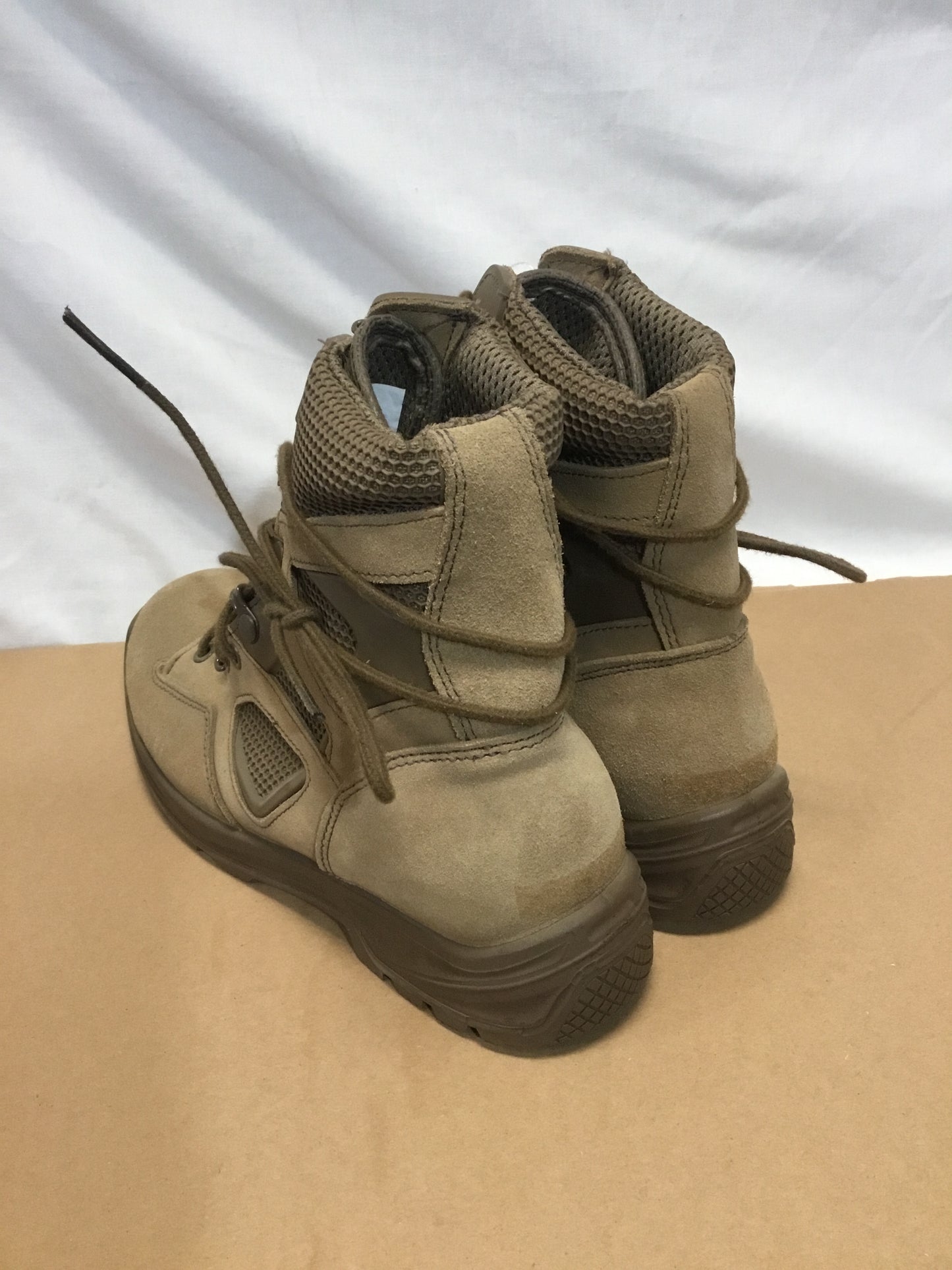Canadian Forces Tan Terra Combat Boots  ,Size 7  made in Canada