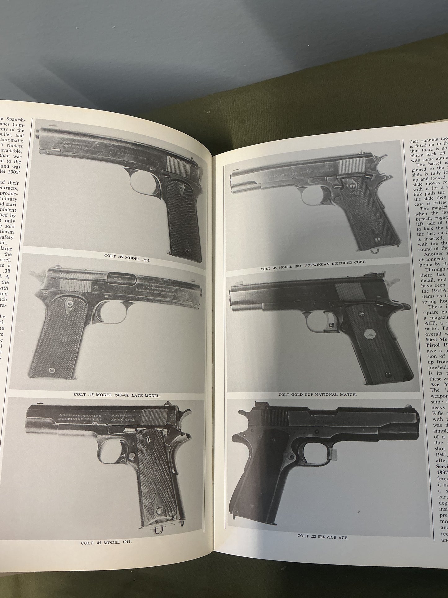 Pistols of the World - A Comprehensive Illustrated Encyclopedia of the World's Pistols and Revolvers from 1870 to the Present Day