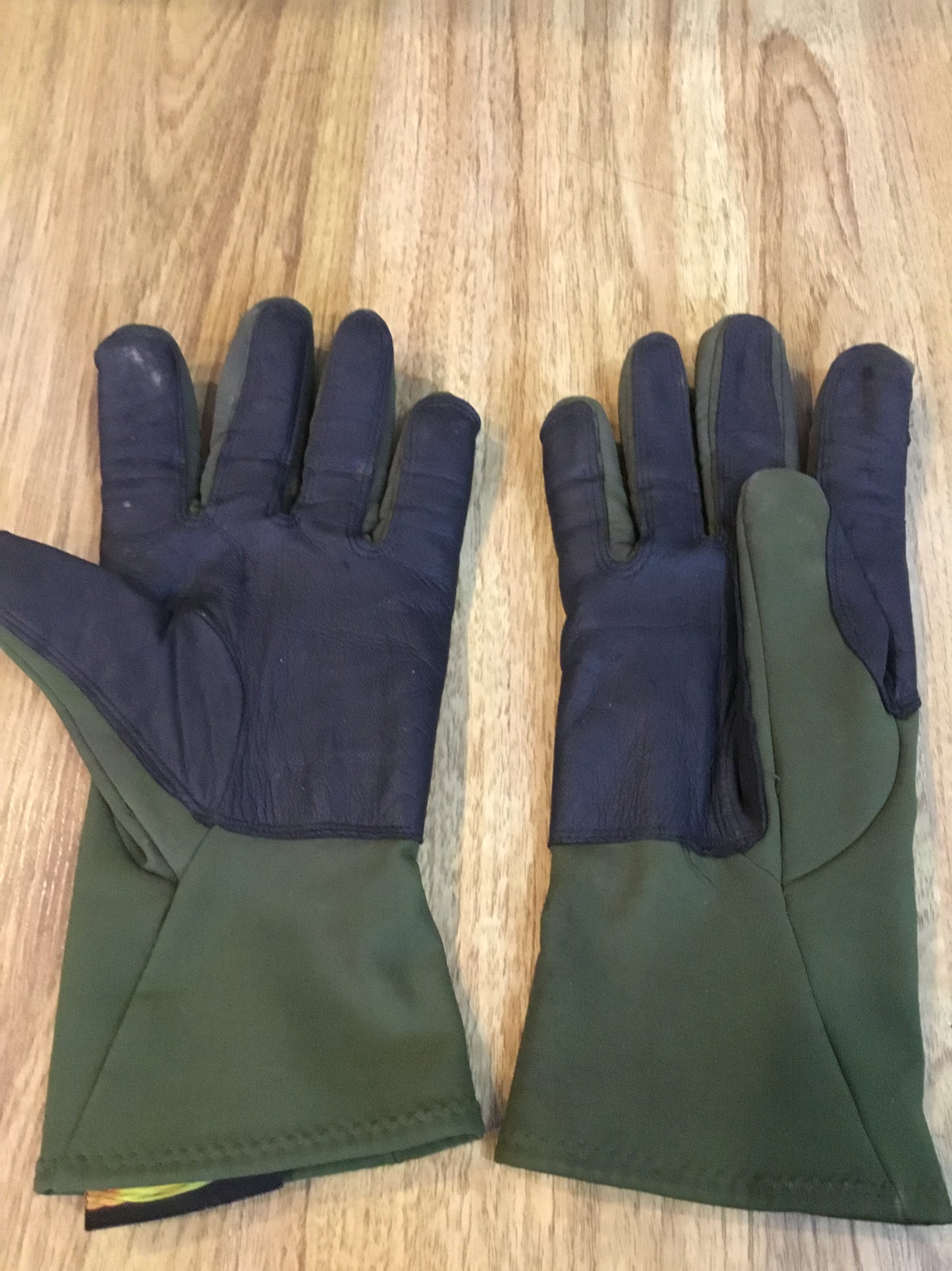 Canadian Forces mortar gloves , by Raber , Medium long