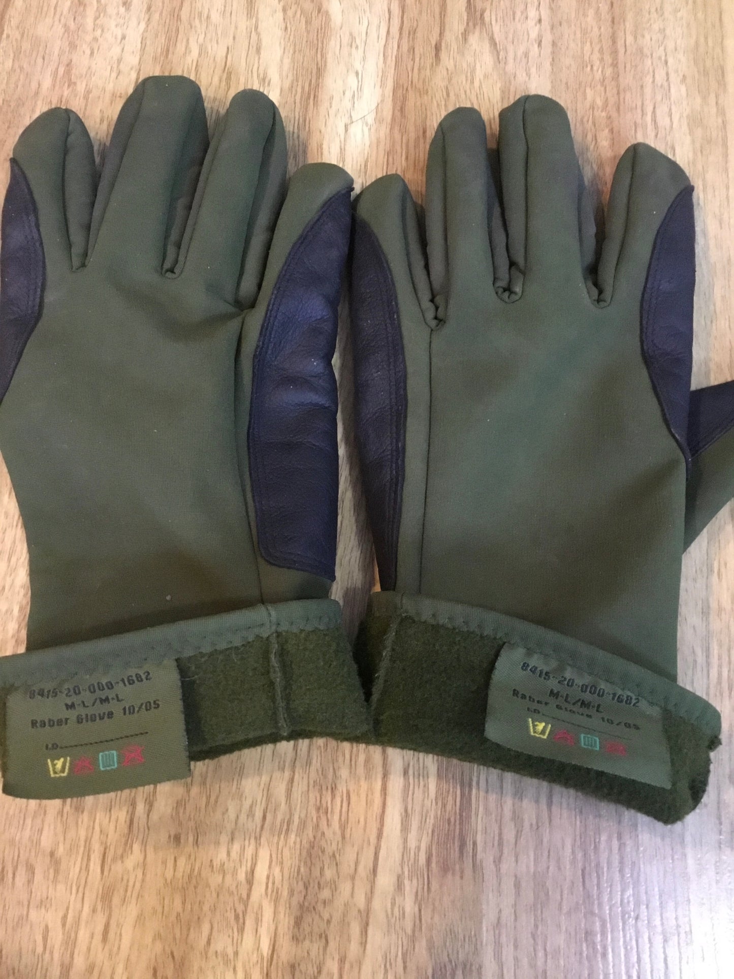 Canadian Forces mortar gloves , by Raber , Medium long