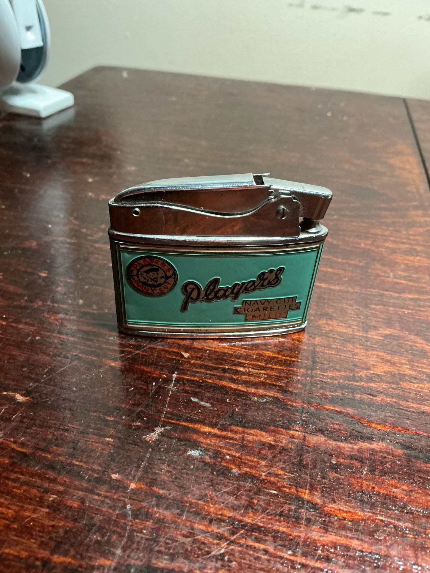 Vintage Players Navy Cut Cigarettes Mild Lighter