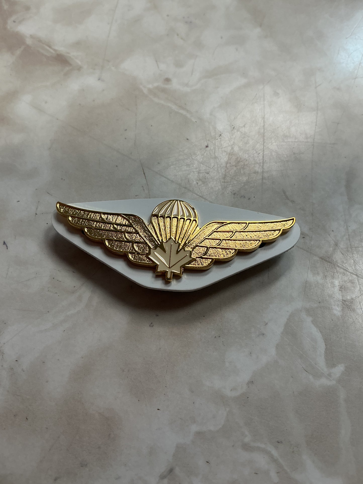 Canadian Basic Parachutist Wings , White Maple Leaf