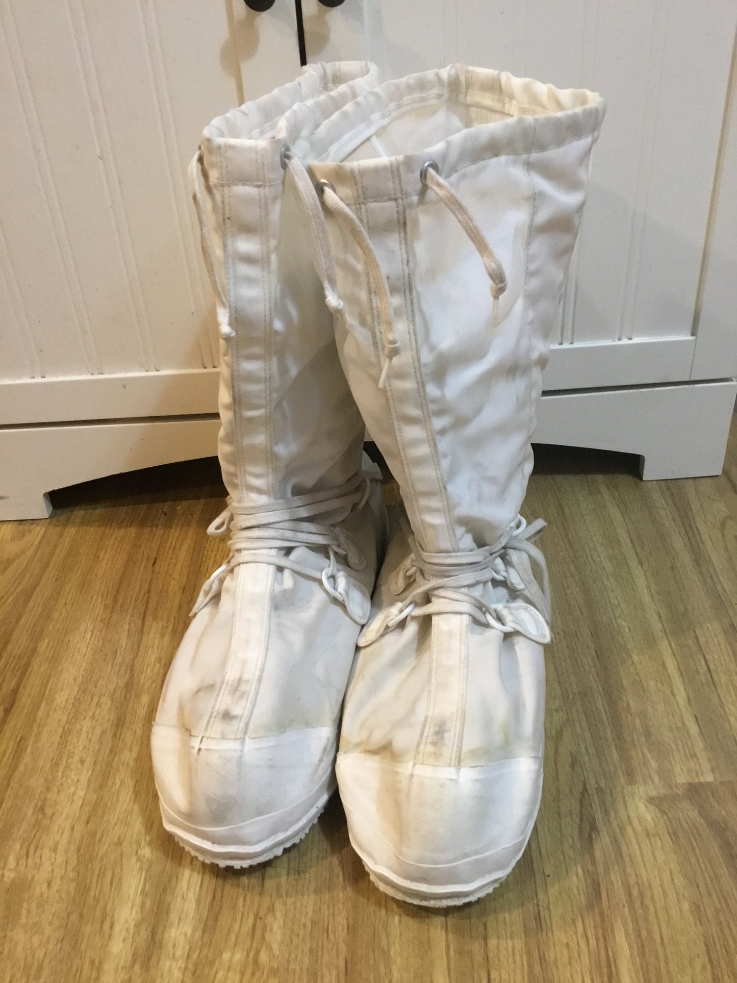 Canadian Military Muckluck Boots Size 14 with wool liners